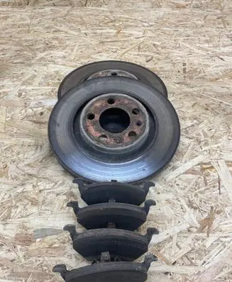 Volkswagen Golf IV Front brake disc