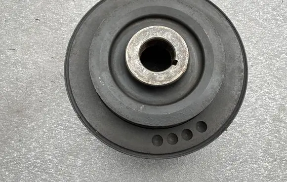 Nissan Patrol Y60 Crankshaft pulley 1230322J01