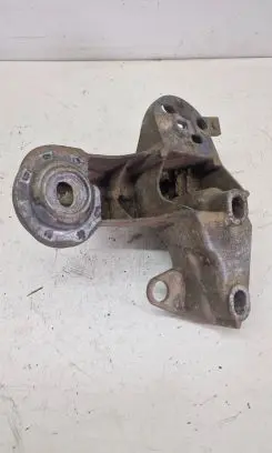 Audi A6 S6 C5 4B Engine mounting bracket 4B0199352A