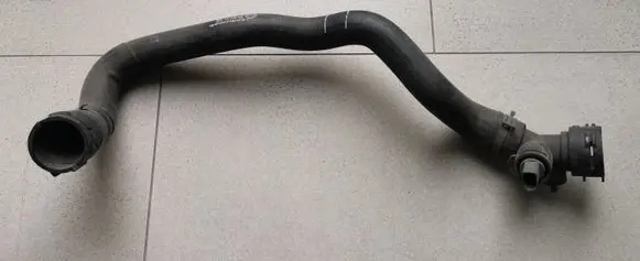 Audi Q5 SQ5 Engine coolant pipe/hose 8R0121049AB 8K0122293