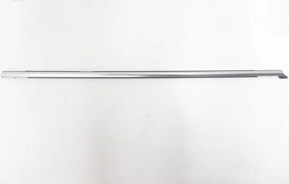 Volvo XC90 Front door glass trim molding 31845555