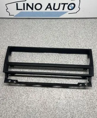 BMW 5 E39 Radio/GPS head unit trim 8247302