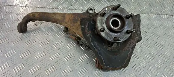Front wheel hub