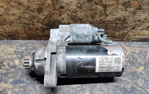 Volkswagen Caddy Starter motor 02Z911023N