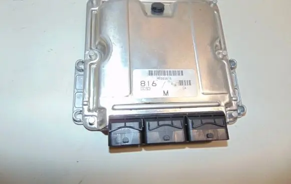 Mitsubishi Space Star Engine control unit/module MR993816 8200429270 0281011611