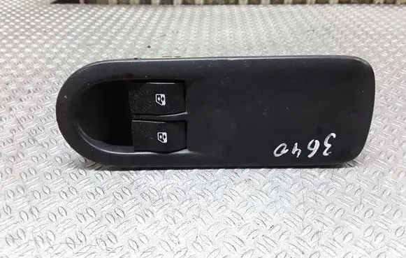 Renault Megane II Electric window control switch