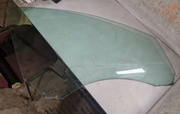 Citroen C6 Front door window glass four-door