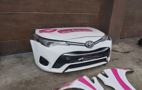 Toyota Avensis T270 Front piece kit 