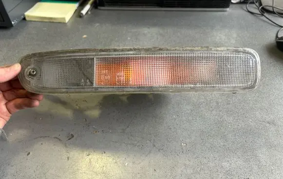 Mazda 323 F Front indicator light 21061708