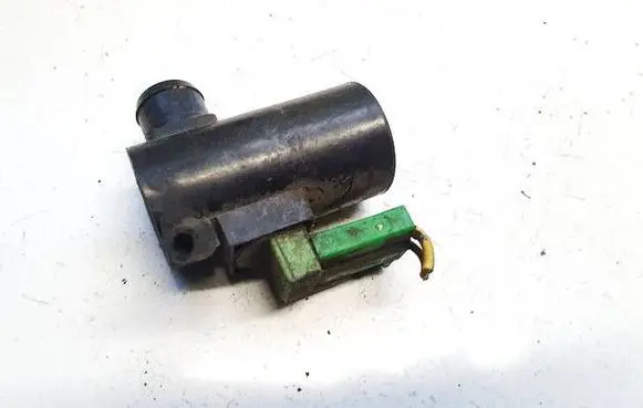 Subaru Forester SF Windscreen/windshield washer pump