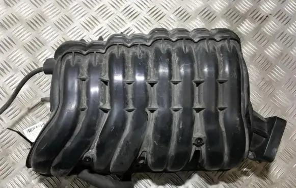 Toyota Avensis T220 Intake manifold