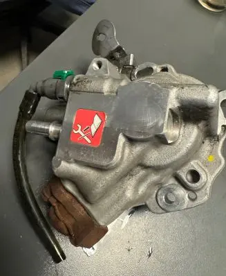 Peugeot Expert Fuel injection high pressure pump 9674984480