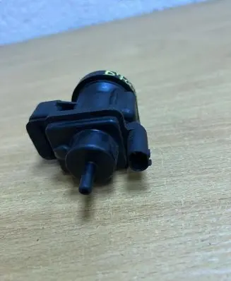 Mercedes-Benz C W203 Engine mount vacuum valve A0005450427 D7103