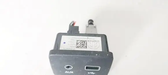 Fiat Tipo USB socket connector 07356608750 03270