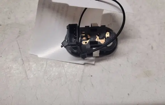 Opel Zafira A Electric window control switch 90561388
