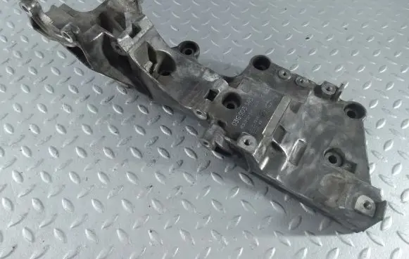 Dodge Avenger Generator/alternator bracket 03G903143J 03G903143