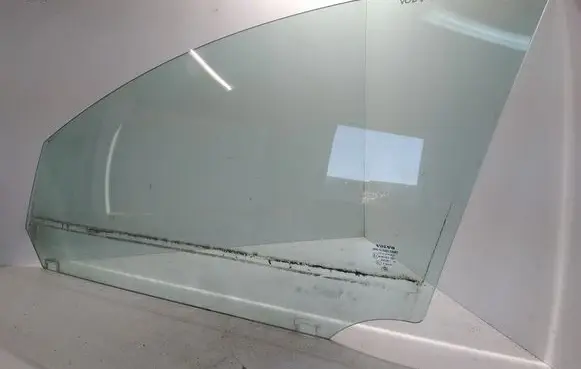 Volvo V50 Front door window glass four-door