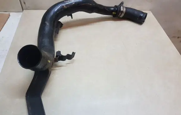 Toyota Avensis T220 Intercooler hose/pipe