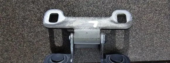 Dodge Nitro Tailgate/trunk/boot hinge