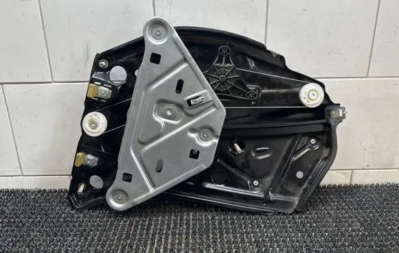 Mercedes-Benz C W205 Sliding door window regulator with motor A2056700103