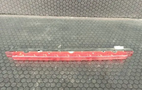 Audi A6 S6 C5 4B Third/center stoplight 4B0945097