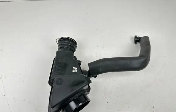 BMW 3 G20 G21 Intake resonator 8656980