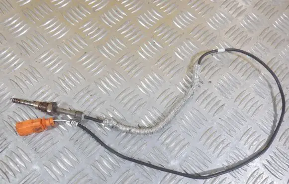 Volkswagen Caddy Lambda probe sensor 03G906088F