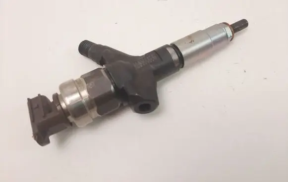 Subaru Legacy Fuel injector 16613AA030 12M02733