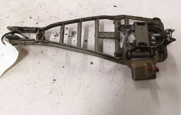Rear door exterior handle/bracket