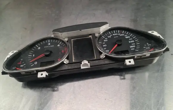 Audi A6 S6 C6 4F Speedometer (instrument cluster) 4F0920932 4F0910930C 5550007301