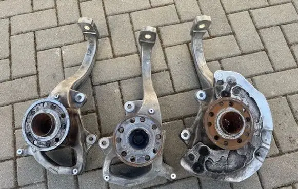 Mercedes-Benz C W205 Rear wheel hub 2053322100 A2053322100