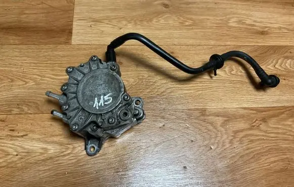 Volkswagen PASSAT B6 Vacuum pump 03G145209C 300806A V053006