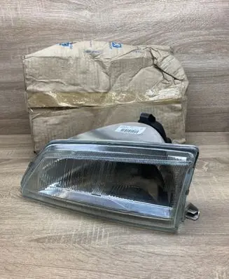 Peugeot 106 Headlight/headlamp 084637