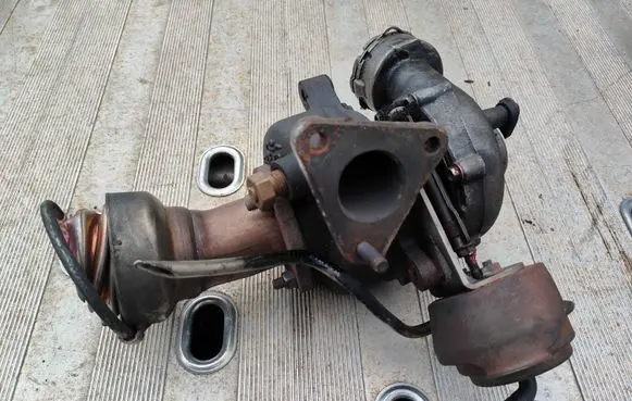 Audi A4 S4 B7 8E 8H Turbo 038145702F 7582192 GT1749VA