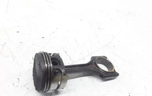 BMW 5 E39 Piston with connecting rod
