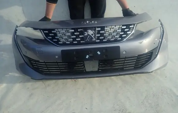 Peugeot 508 Front bumper