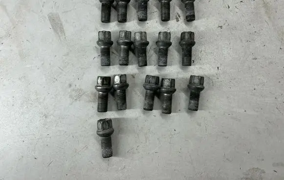 Volkswagen Tiguan Allspace Nuts/bolts 