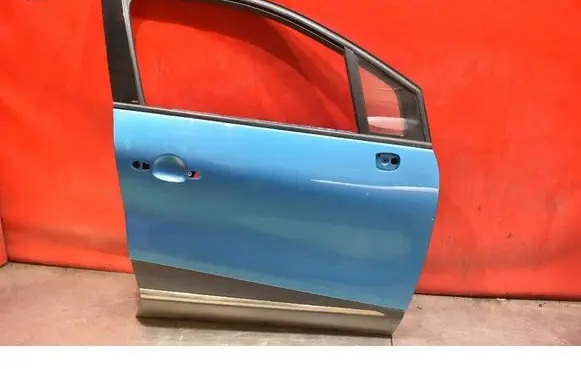 Renault Captur Front door