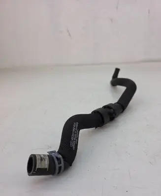 Coolant pipe/hose