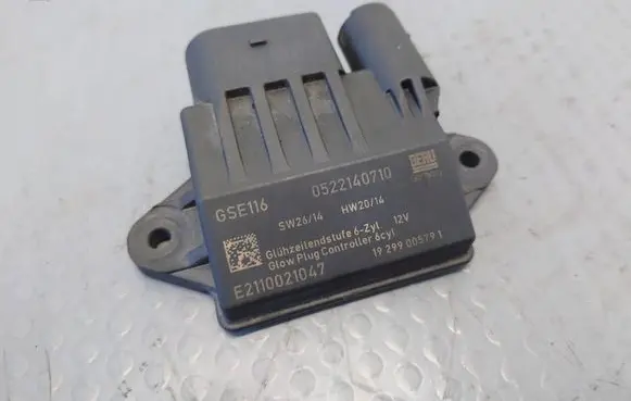Mercedes-Benz E W212 Glow plug pre-heat relay E2110021047 2110021047