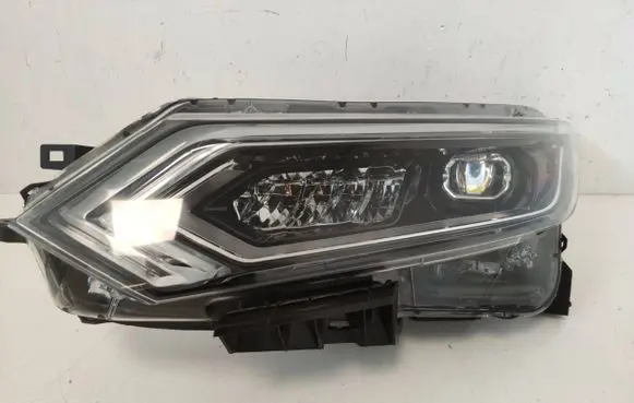 Nissan Qashqai Headlight/headlamp 10019011