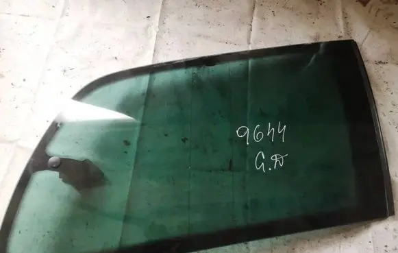 Volkswagen Sharan Rear side window as3