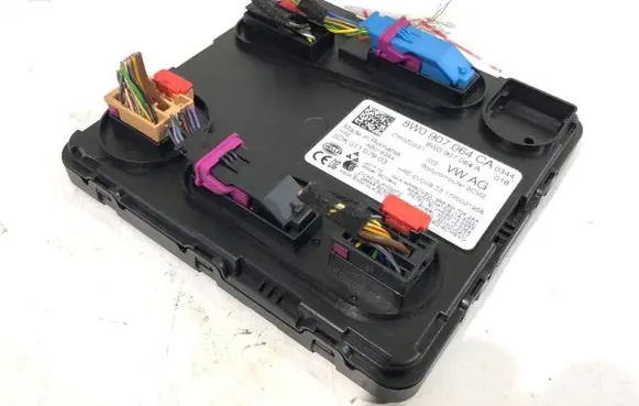 Audi A4 S4 B9 Central body control module 8W0907064CA