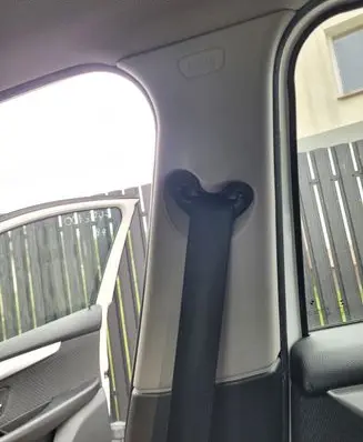 BMW 2 F45 (D) pillar trim (bottom)