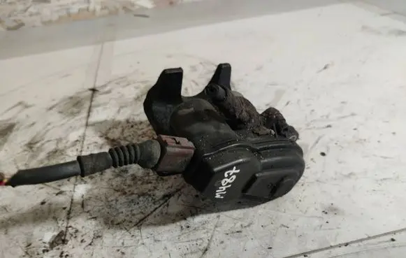 Audi A5 8T 8F Rear brake caliper 32335478
