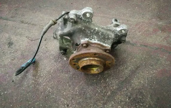 BMW 5 E60 E61 Front wheel hub