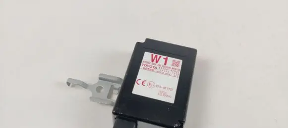 Toyota Prius+ (ZVW40) Tire pressure control unit 8976047021 1584007400 05840074000