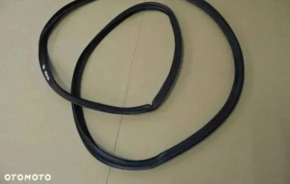 Nissan Qashqai+2 Trunk rubber seal (body) 