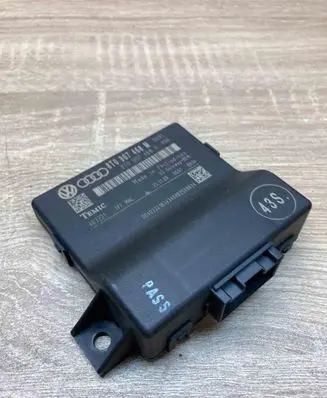 Audi A4 S4 B8 8K Gateway control module 8T0907468M 8T0907468H