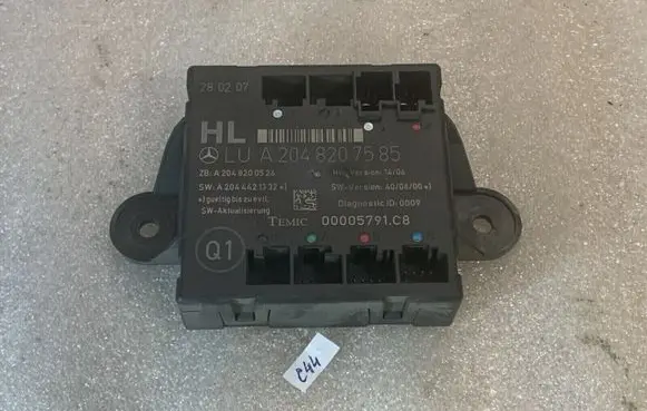 Mercedes-Benz C W204 Door control unit/module 2048207585